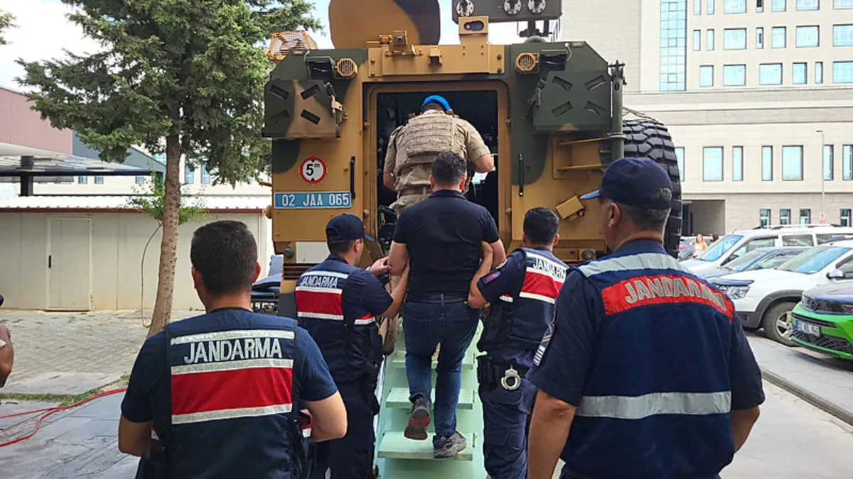 Eniştesini Mezarlıkta Öldürdü, Polise ‘Yaralı Var’ Dedi