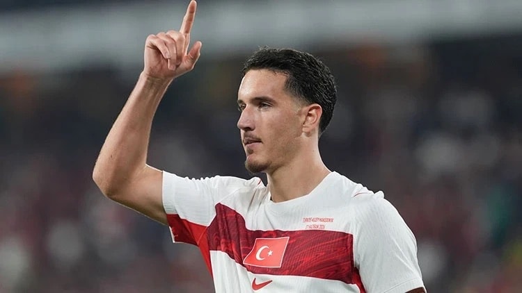 Milli sporcuya şok hırsızlık: Mücevher ve lüks saatleri çalındı