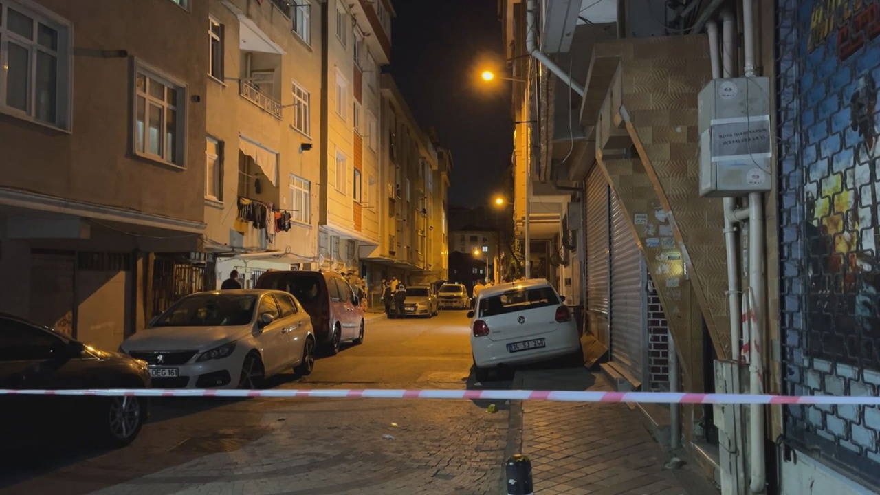 Bağcılar'da komşular arasında kanlı kavga: Bıçak ve tüfekle 4 kişi yaralandı