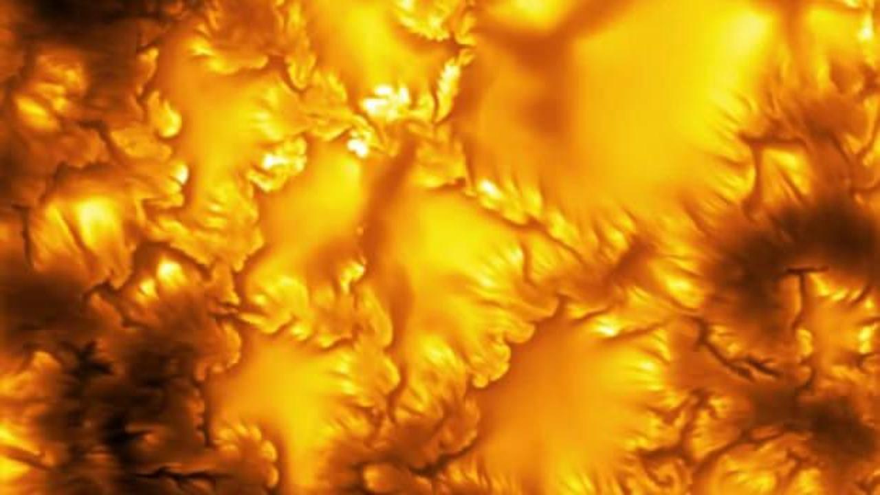 Güneş'in yüzeyinden 200 kat daha sıcak atmosferinin sırrı nihayet çözüldü