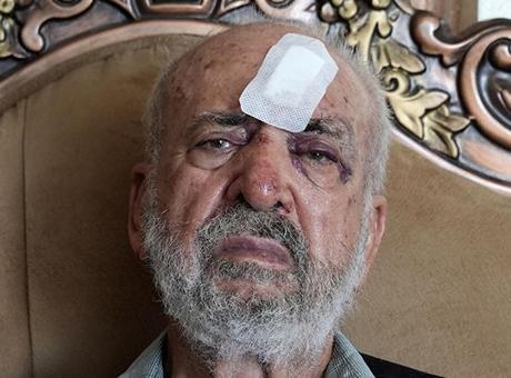 İsrail askerleri 80 yaşındaki Filistinliyi yerlerde tekmeledi: Kanlar içinde kaldı
