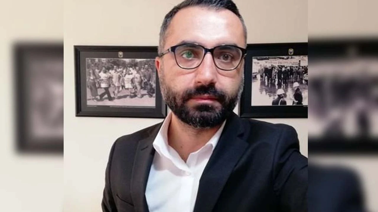Sosyal medya paylaşımları gerekçesiyle gazeteci Alican Uludağ gözaltına alındı