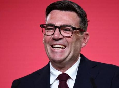 İngiltere'de 'Kuzey'in Kralı' dönemi: Andy Burnham başbakanlık koltuğuna oturuyor