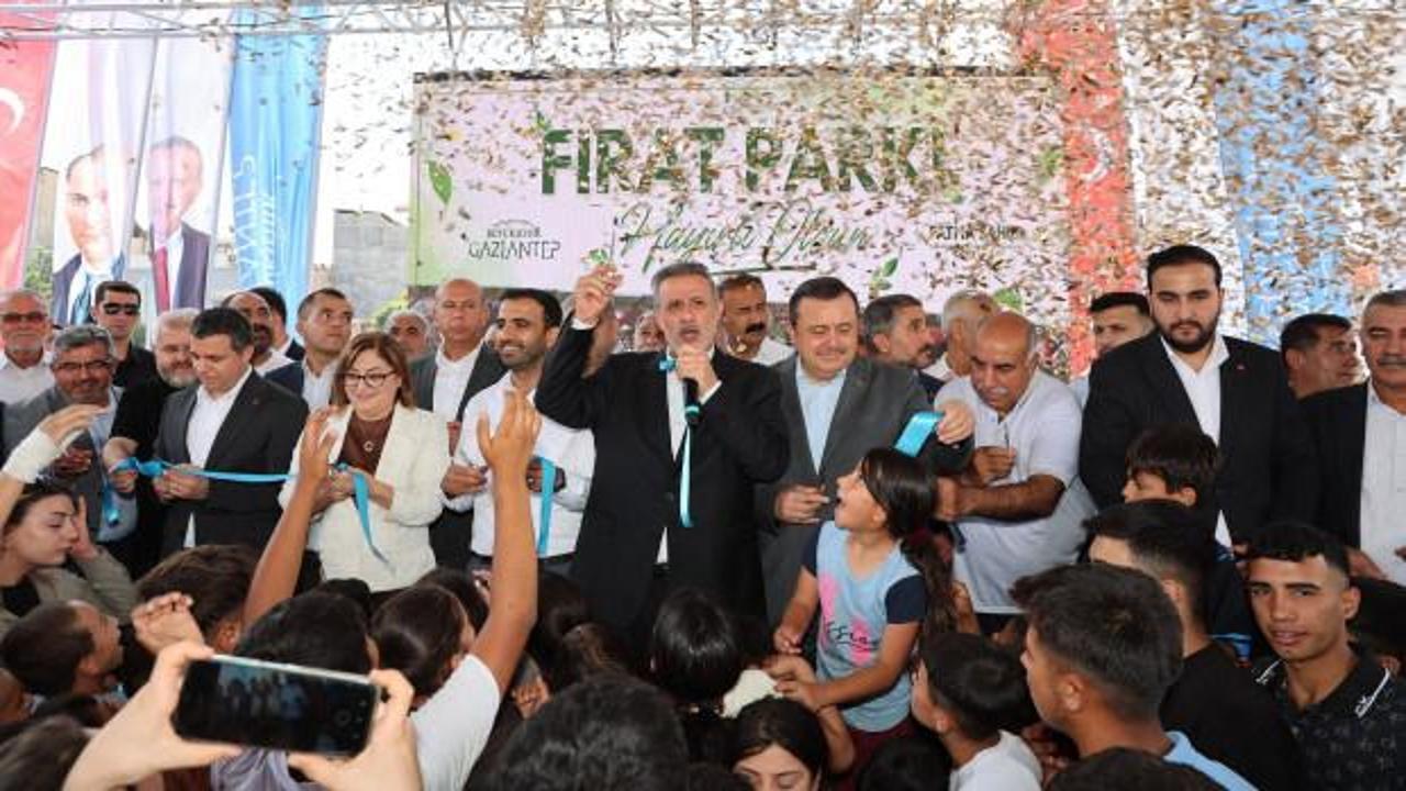 Gaziantep'te Hayat Projesi kapsamında yapılan Fırat Mahallesi Parkı törenle açıldı