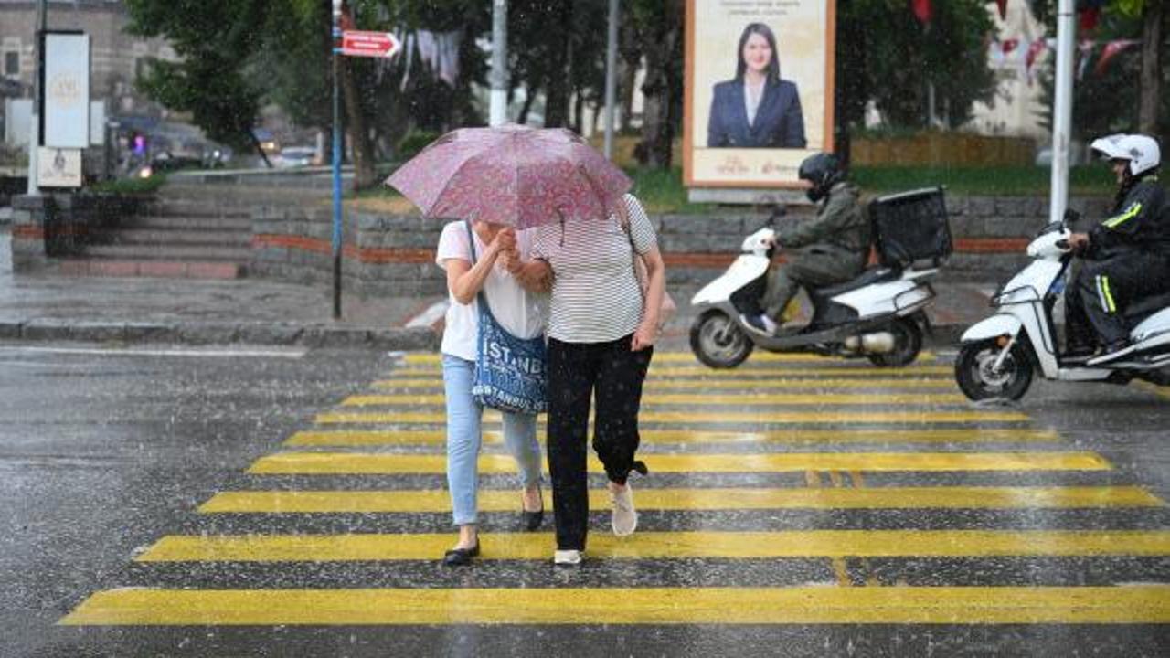 İstanbul'a AKOM'dan 3 günlük yağış uyarısı: Cumartesi gününe dikkat!