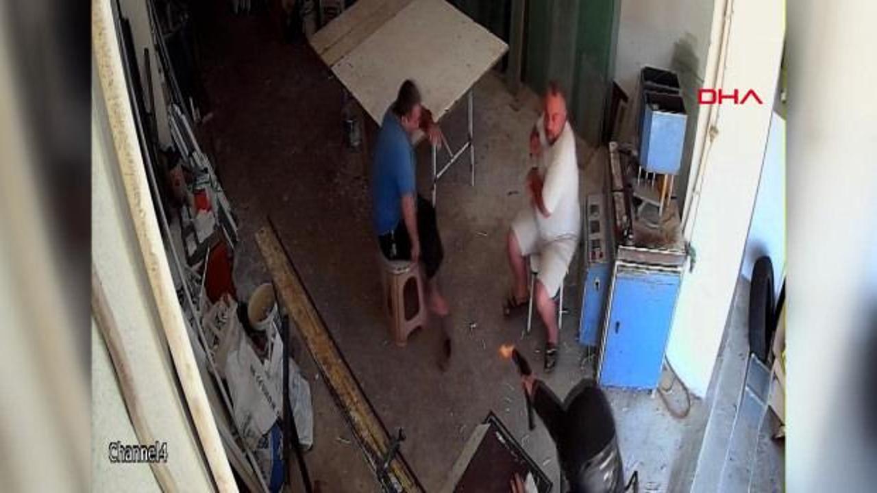 Adana'da kasklı saldırgan PVC ustasını kurşun yağmuruna tuttu