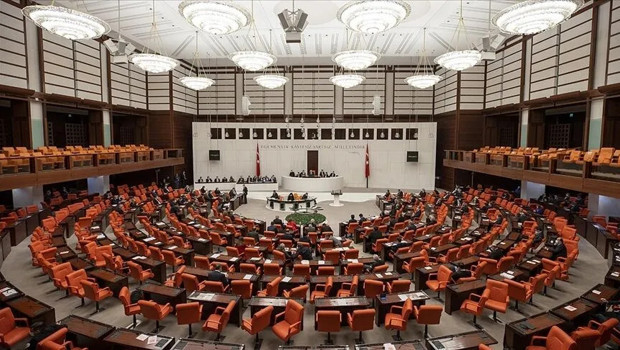 TBMM'den tarihi düzenleme: En düşük emekli aylığı 23 bin 552 TL'ye yükseltildi