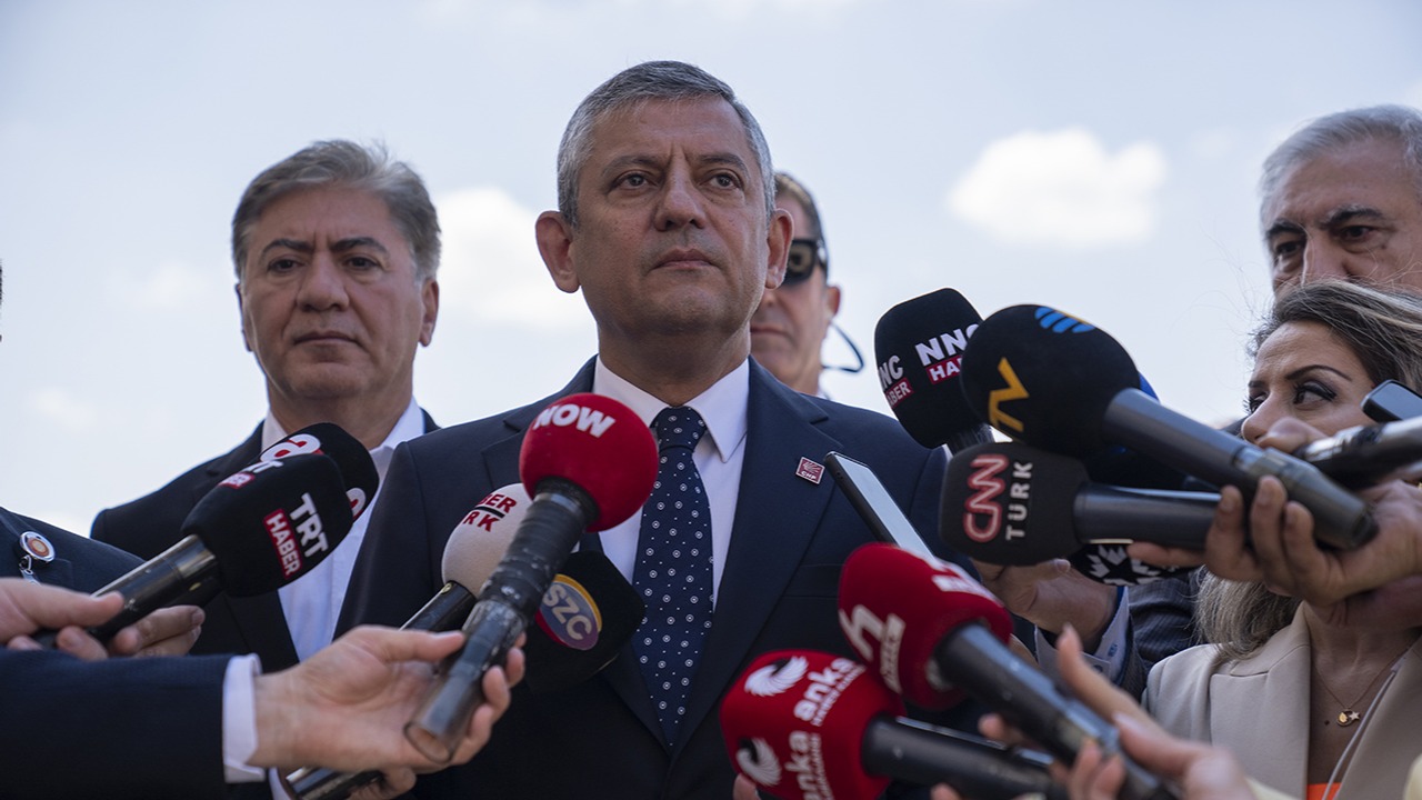 Özgür Özel'in 'Yeni Parti' hazırlığı: Logo siparişi verildi, marka tescil başvurusu yapıldı