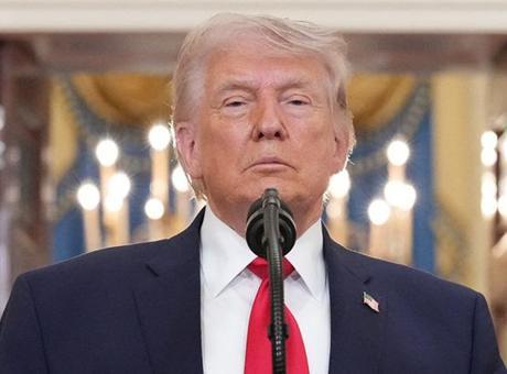 Trump'tan Umman'a sert tehdit: 'Önümüze çıkarlarsa fena halde bombalarız'