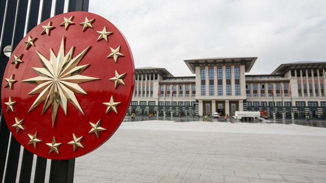 CHP'de tarihi kırılma: 90 milletvekili Özgür Özel'le birlikte istifa etti, yeni partinin logosu tartışma yarattı