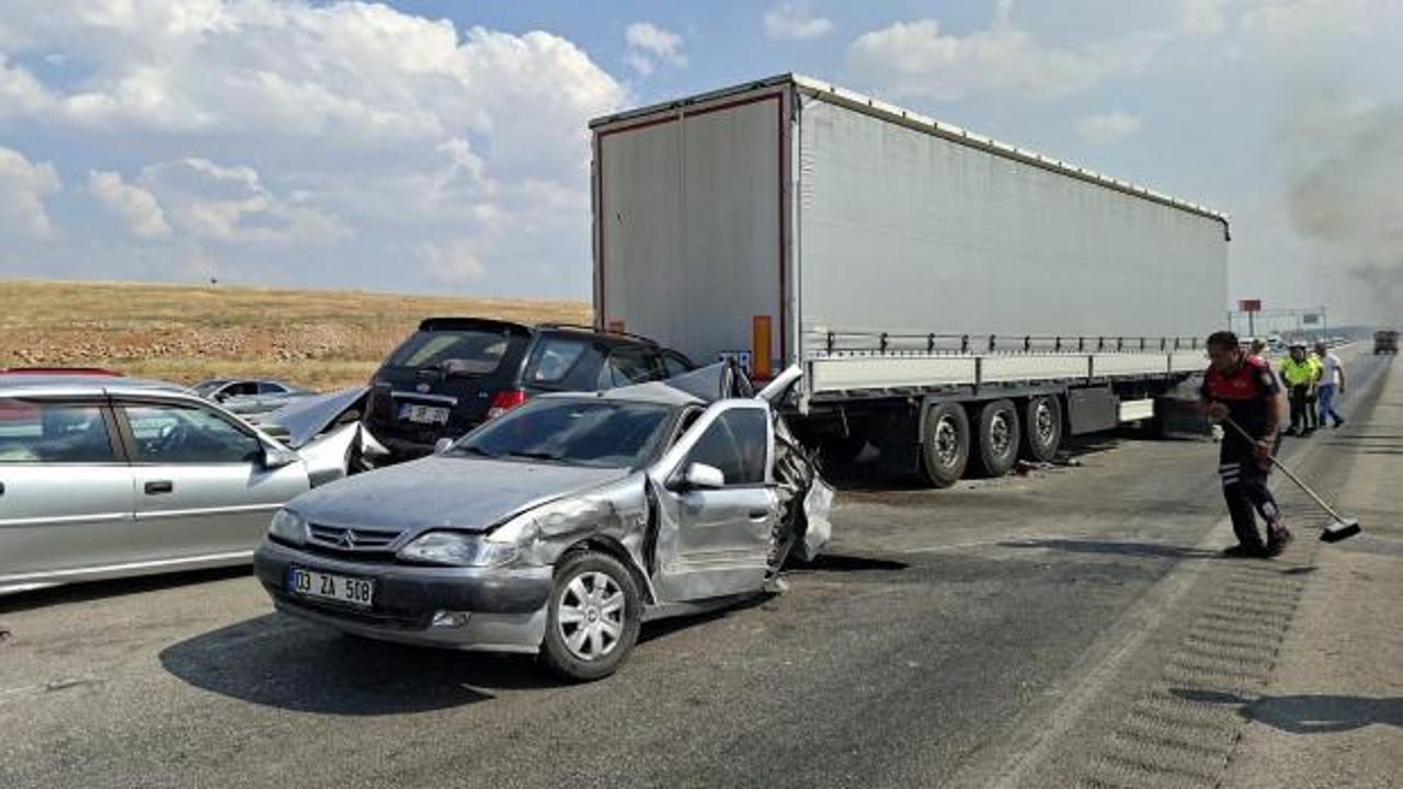 Anız yangınından yükselen duman 13 aracı birbirine kattı: 3 yaralı