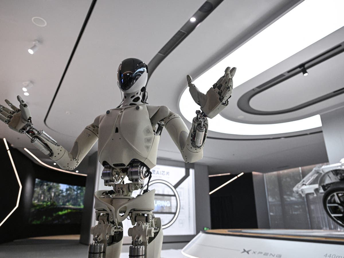 Çin, insansı robotları iş gücüne entegre etme yarışında hız kazanıyor