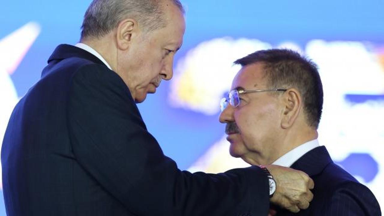 Odabaşı AK Parti rozetini Erdoğan'ın elinden taktı: İlk durağı teşkilat oldu