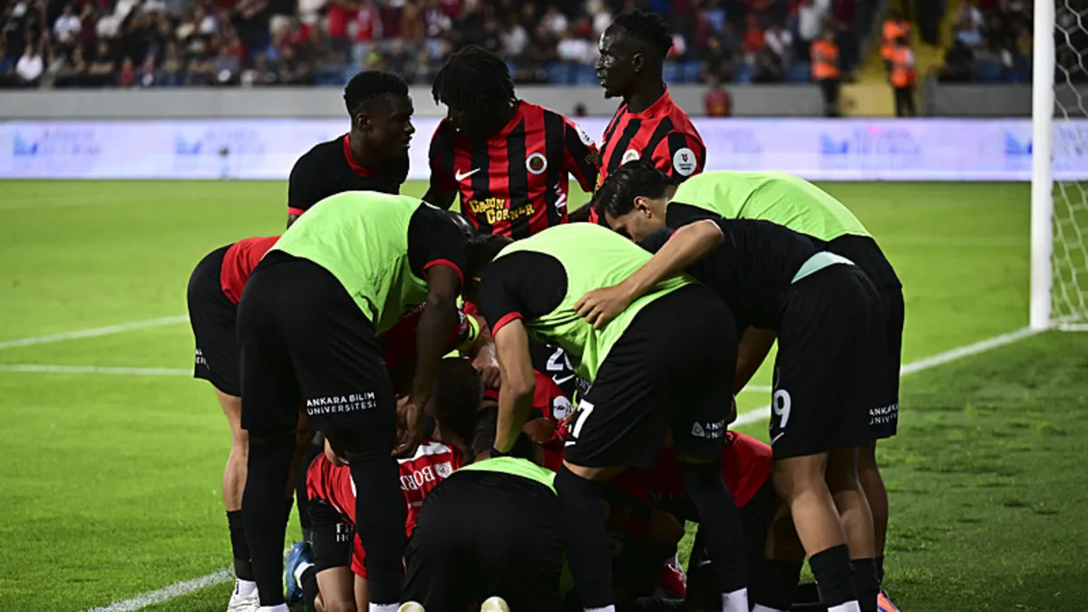 Süper Lig'e kötü başlangıç! Fenerbahçe, deplasmanda Gençlerbirliği'ne 2-1 yenildi