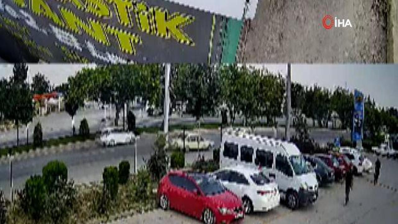 Konya'da drift yapan sürücü başka araca çarpıp kaçtı: Kaza anı kamerada