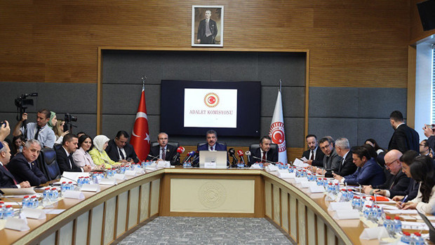 TBMM Adalet Komisyonu, suça sürüklenen çocuklara yönelik düzenlemeyi ele aldı