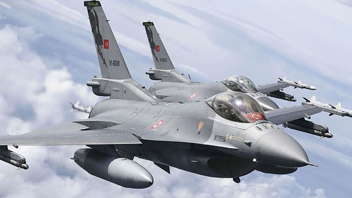 Yunan medyası: Türk ve Yunan savaş uçakları Akdeniz semalarında karşı karşıya geldi