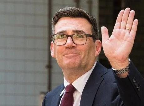 İngiltere Başbakanı Burnham kimliğe bürünen kişiye kanmadı: 'Kendini Beyaz Saray Genel Sekreteri olarak tanıttı'