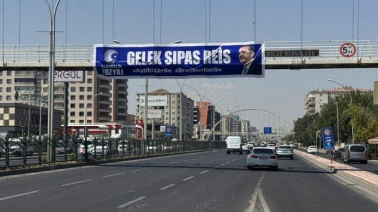 AK Partili gençlerden Diyarbakır'da Erdoğan'a Kürtçe teşekkür pankartı