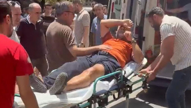 İzmir'de silahlı kavga: Husumetlisini bacağından vuran zanlı tabancasıyla suçüstü yakalandı