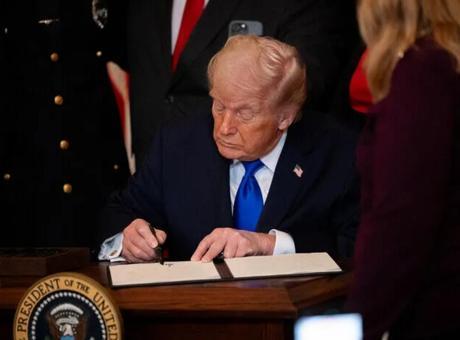 Trump'tan Rusya yaptırımlarına yeni boyut: 'İran da listeye dahil edilsin'