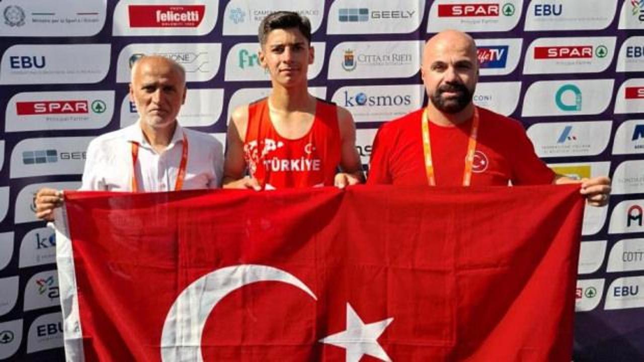Fenerbahçeli milli atlet Abdulsamet Duman'dan İtalya'da bronz madalya