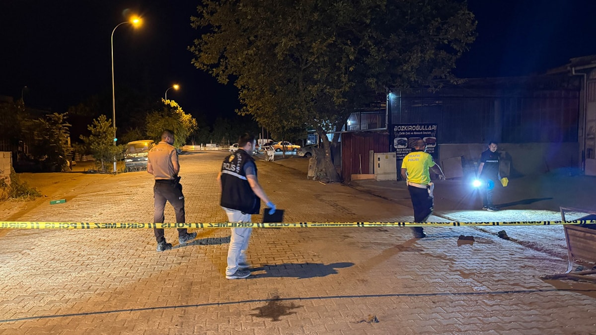 Esnaflar arasında çıkan kavga kanlı bitişle sonuçlandı: 13 kişi yaralandı