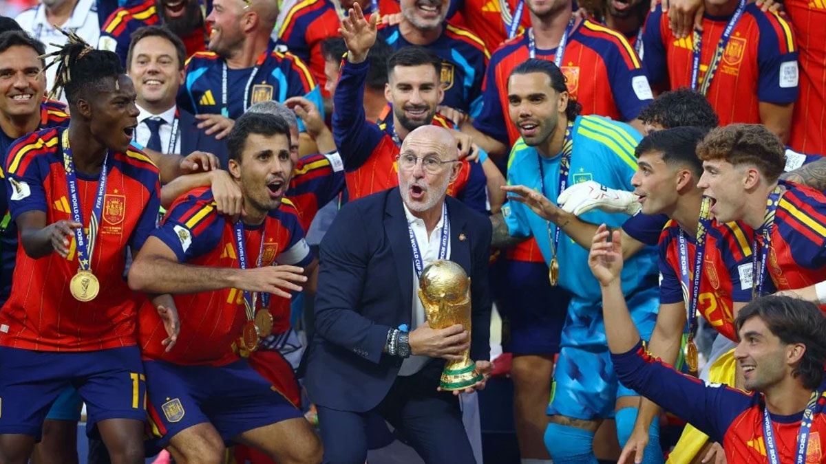Gazete ilanıyla futbola adım attı, Dünya Kupası'nda şampiyonluk yaşadı