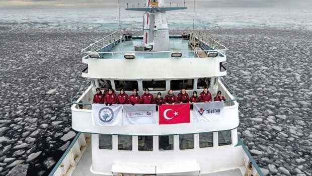 Türk bilim insanları tarihi başarıya imza attı: 81. kuzey enleminde deniz buzu hattına ulaştılar