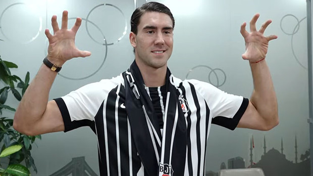 Dusan Vlahovic İstanbul'a geldi: Beşiktaş'ın yeni golcüsü ilk açıklamasını yaptı