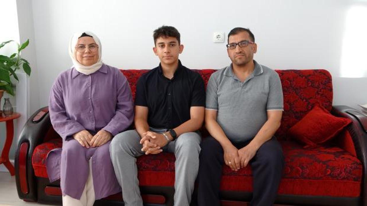 Akıllı Telefonu Rafa Kaldırdı, LGS'de Türkiye Birincisi Oldu