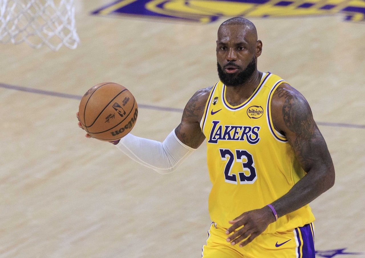 LeBron James'in yeni takımı resmen belli oldu