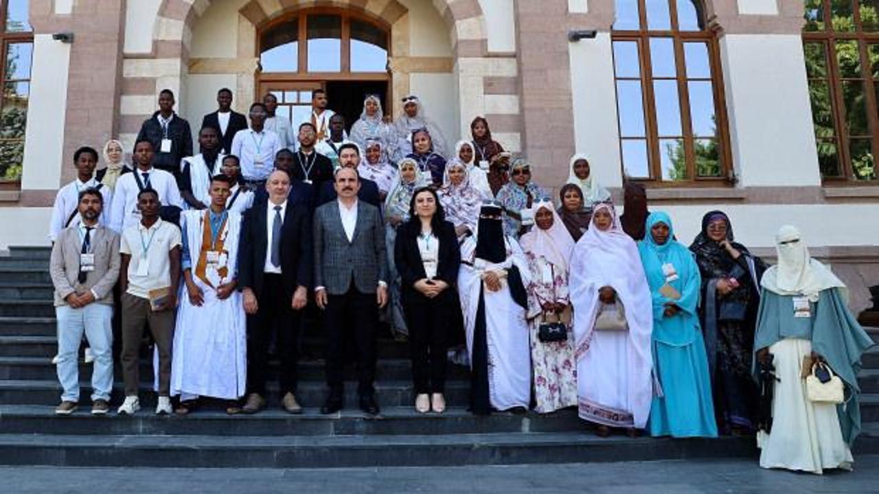 Moritanyalı üniversite öğrencilerinden Konya Büyükşehir'e kültürel ziyaret