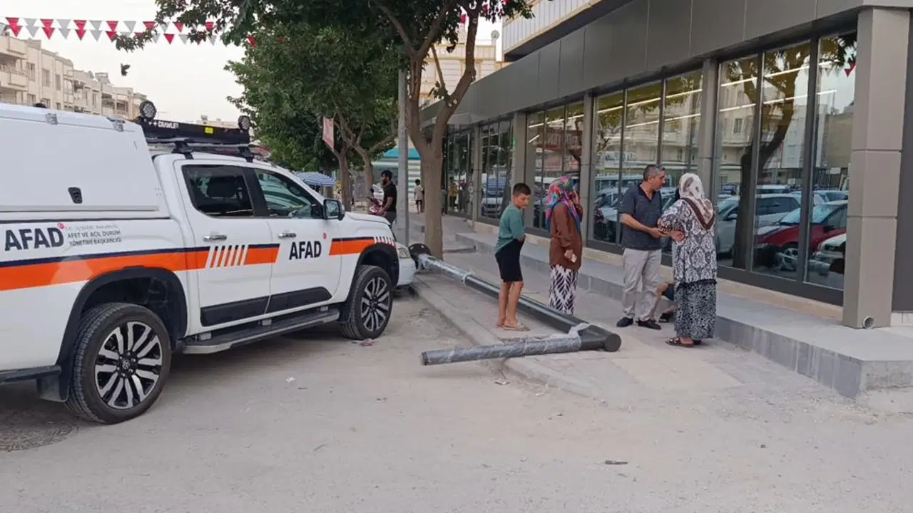 Şanlıurfa'da Zincir Markette Kimyasal Facia: Lavabo Açıcı Patladı, 6 Kişi Yaralandı