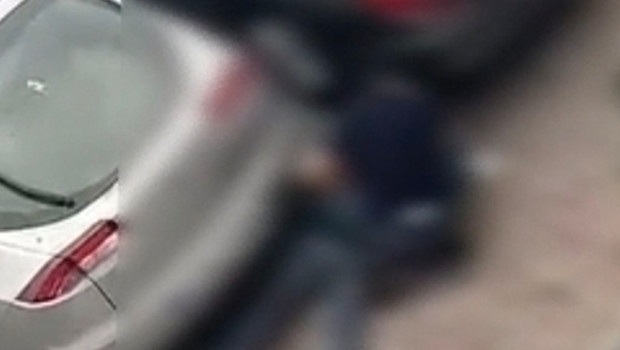 Esenler'de polise yakalanan şüphelinin sigara paketinden 10 peçete uyuşturucu çıktı