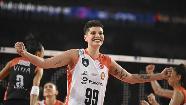 Türkiye Voleybol Federasyonu'ndan Ebrar Karakurt açıklaması: Sağlık durumu yakından takip ediliyor