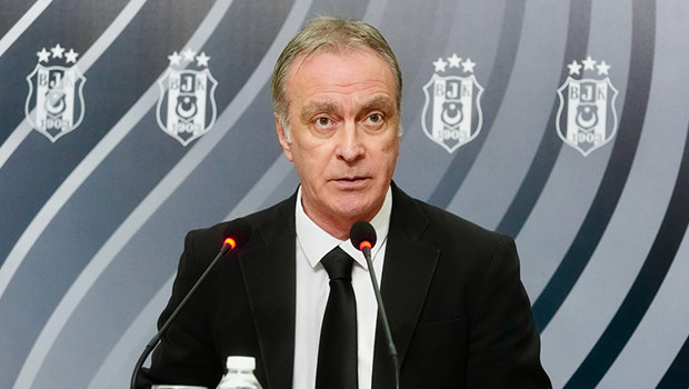 Önder Özen'den flaş açıklamalar: Vlahovic transferi ve sağ kanat planı masaya yatırıldı
