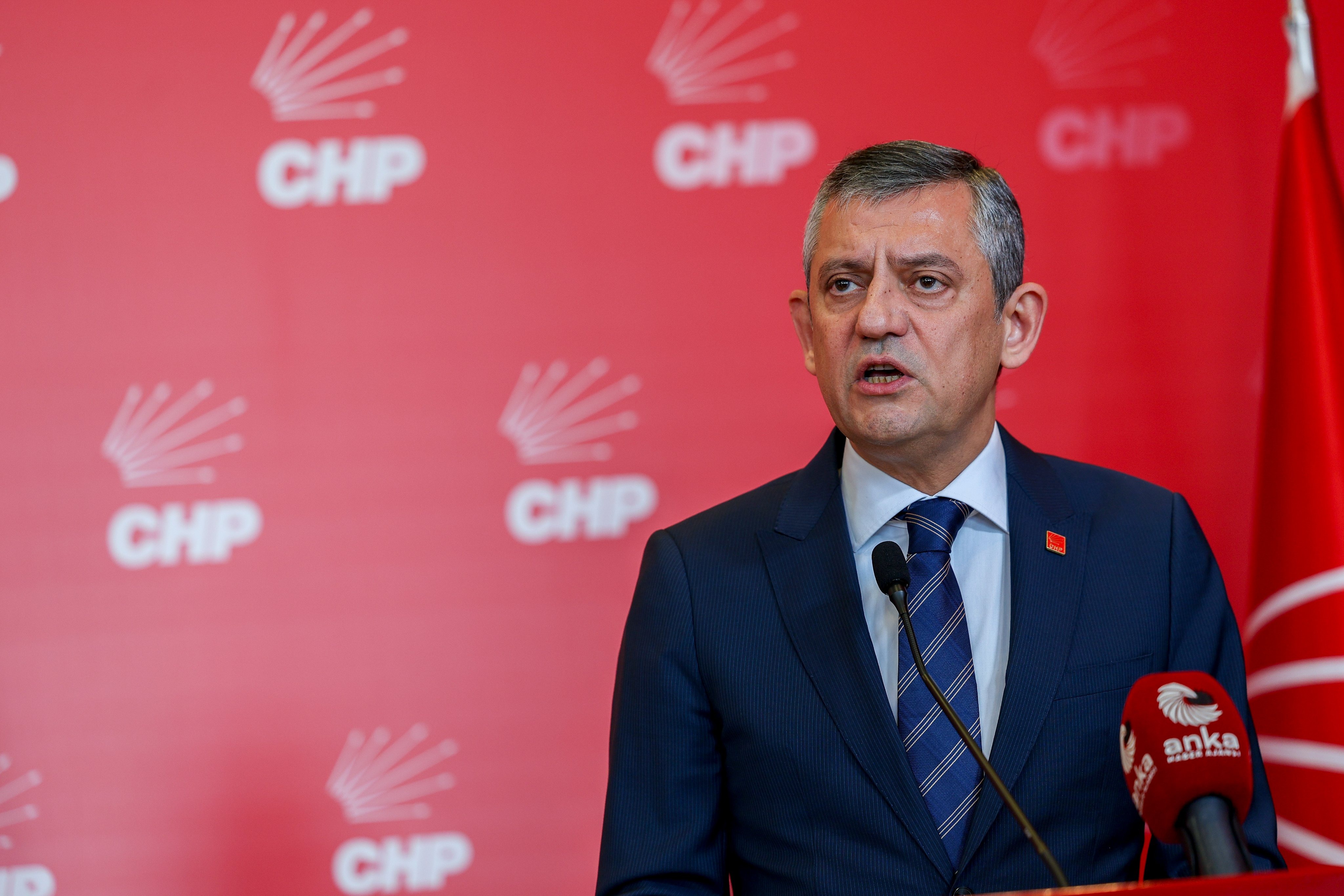 Özgür Özel'in de aralarında bulunduğu 7 milletvekili için dokunulmazlık dosyası Meclis'e gönderildi