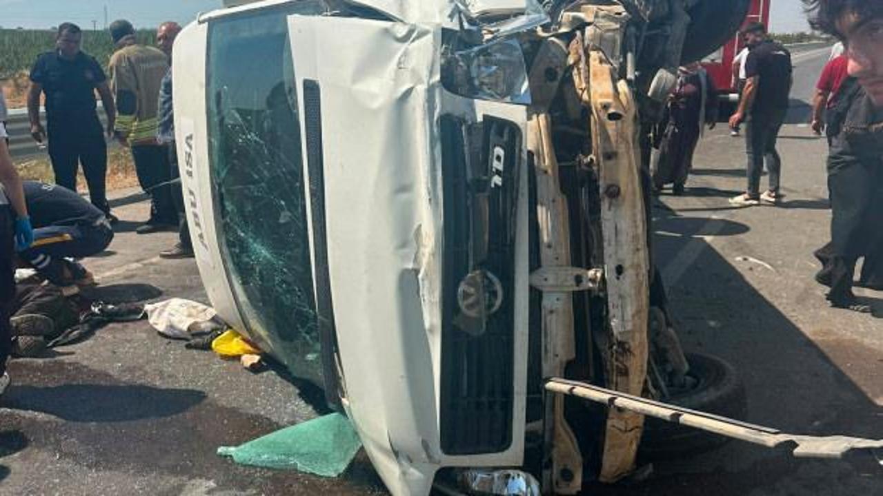 Hatay'da tarım işçilerini taşıyan minibüs kaza yaptı: 5 yaralı