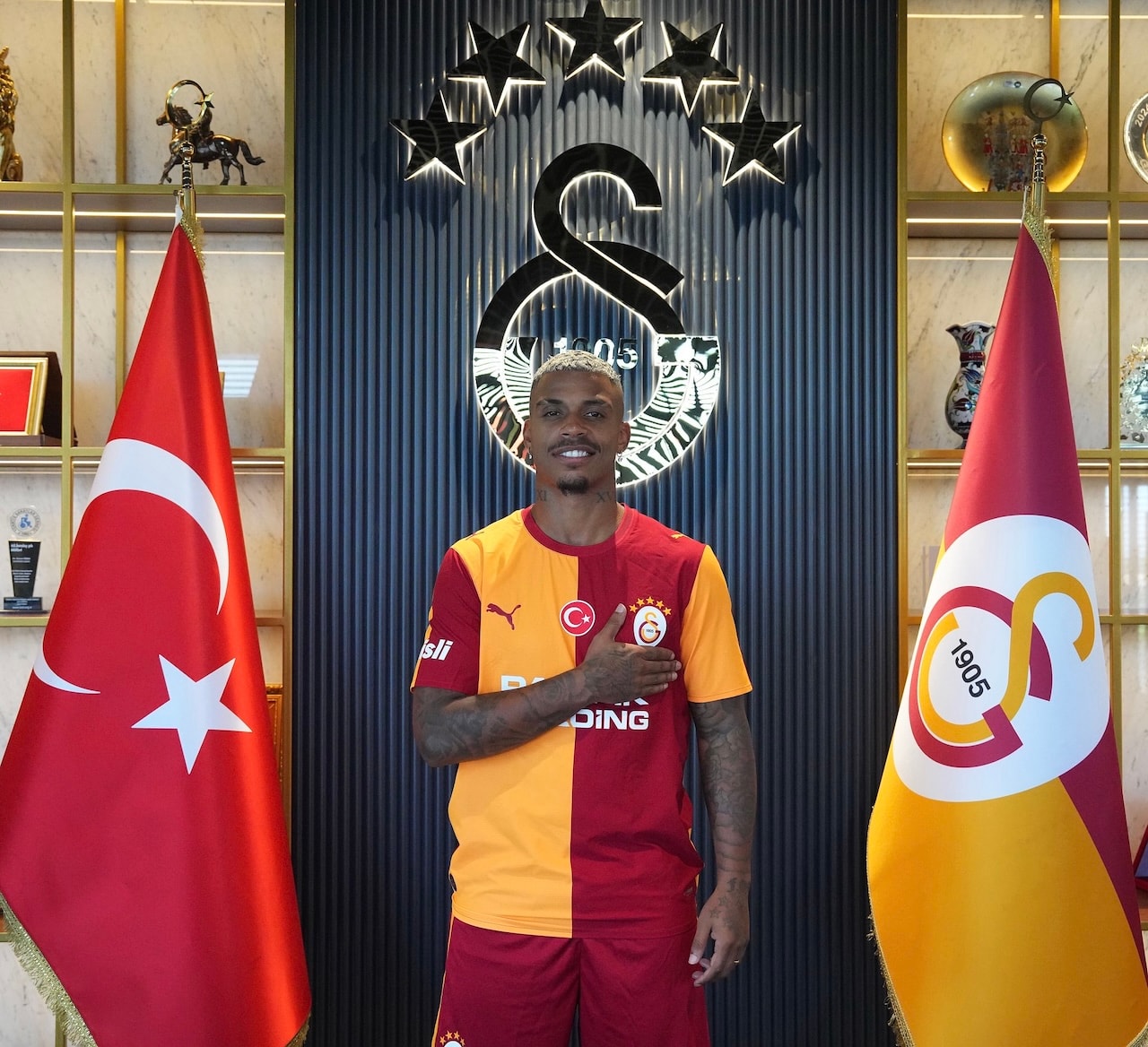 Galatasaray'da Lemina belirsizliği sona erdi: Yıldız oyuncu sözleşmeyi imzaladı