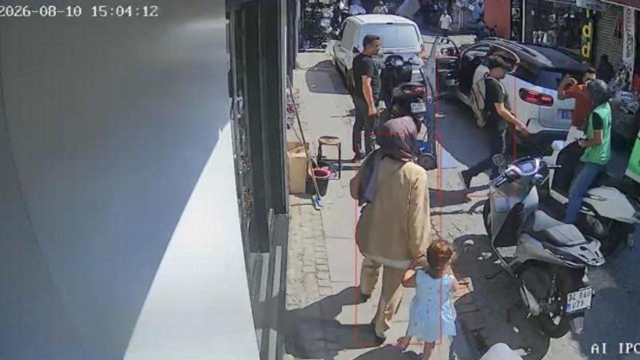 Eminönü'nde motokuryeye yumruklu saldırı: Sürücüye 180 bin TL ceza, ehliyetine el konuldu
