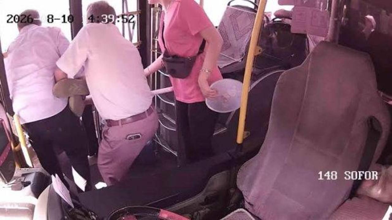 Kayseri'de fenalaşan yolcuya halk otobüsünde ilk müdahale: Başkan Büyükkılıç şoförü örnek gösterdi
