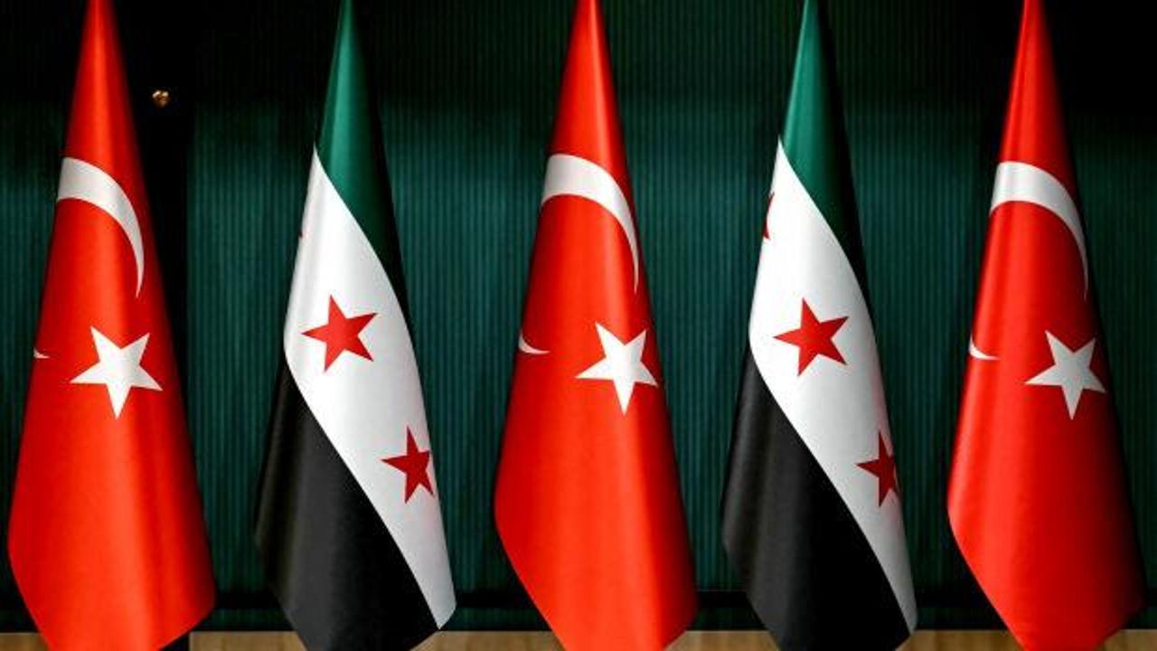 Suriye'de yürekleri yakan kaza: İki otobüs çarpıştı, çok sayıda kişi hayatını kaybetti