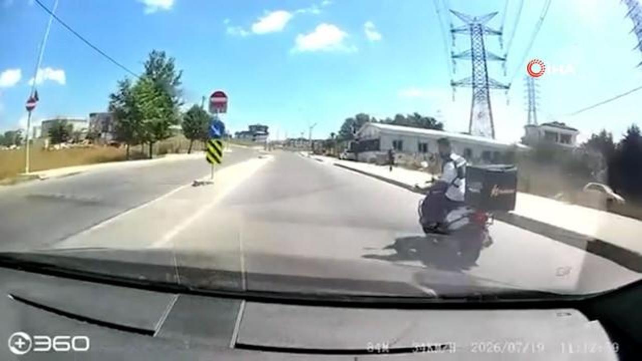 Arnavutköy'de cep telefonuyla trafik tehlikesi yaratan motosikletliye uyarı: Tornavidalı saldırı