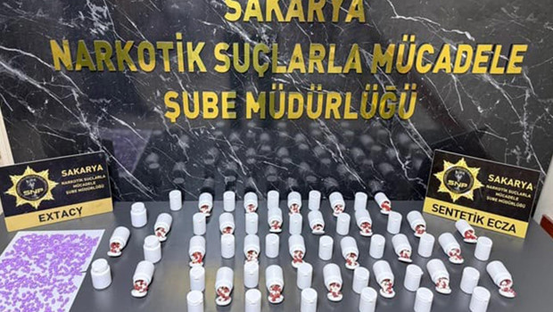 Kuzey Marmara Otoyolu'nda dev operasyon: 3 bin 147 sentetik ecza ele geçirildi