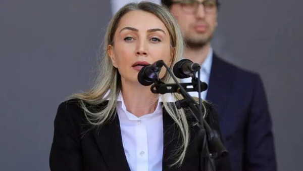 Dilek İmamoğlu CHP'den istifa etti: 'Yeni' yolculuk mesajı verdi