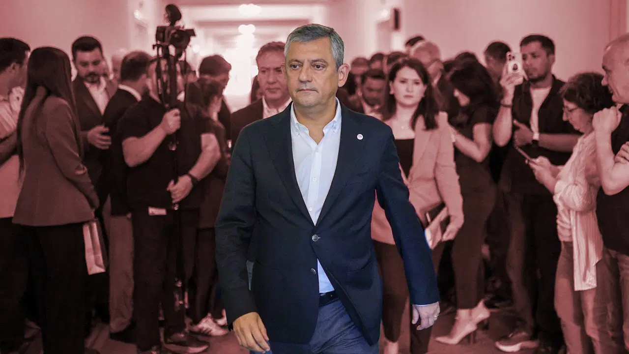 Özgür Özel'den Le Monde'a kritik mesaj: 'Demokrasi stratejik çıkarlara kurban verilmesin'