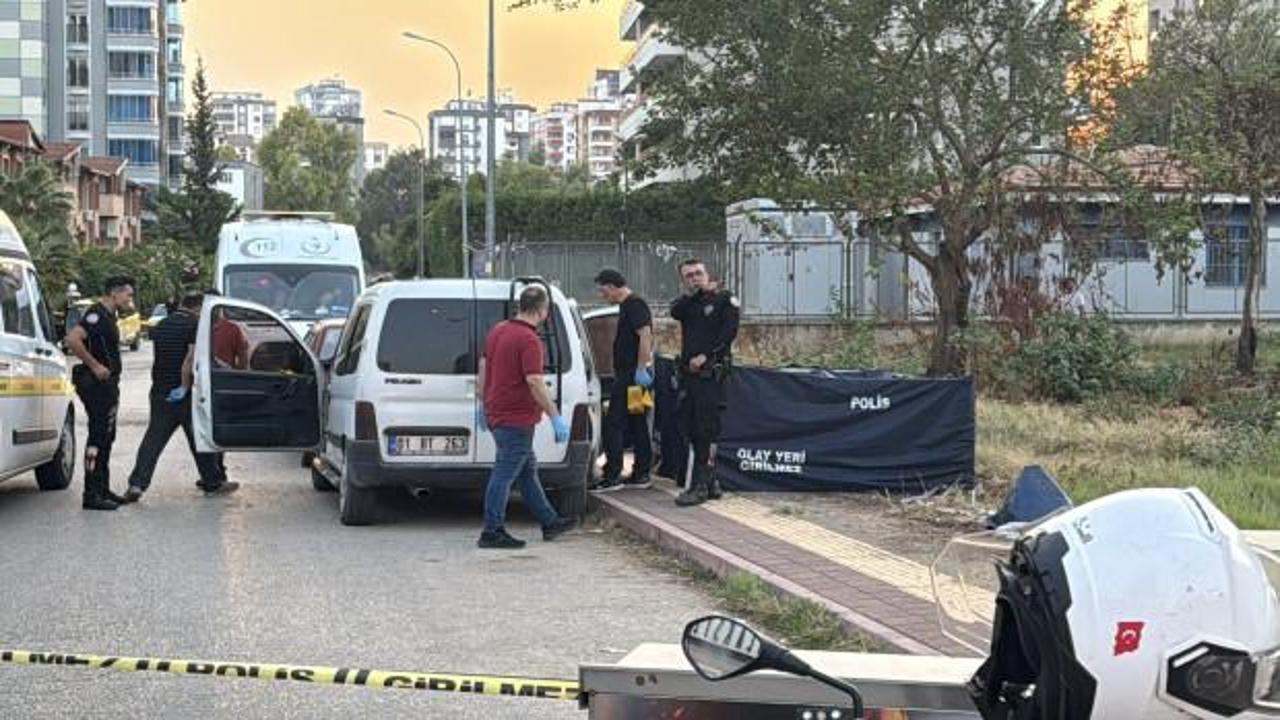 Adana'da alacak kavgasında kan döküldü: Baba ve oğlu silahla öldürüldü, anne ağır yaralı