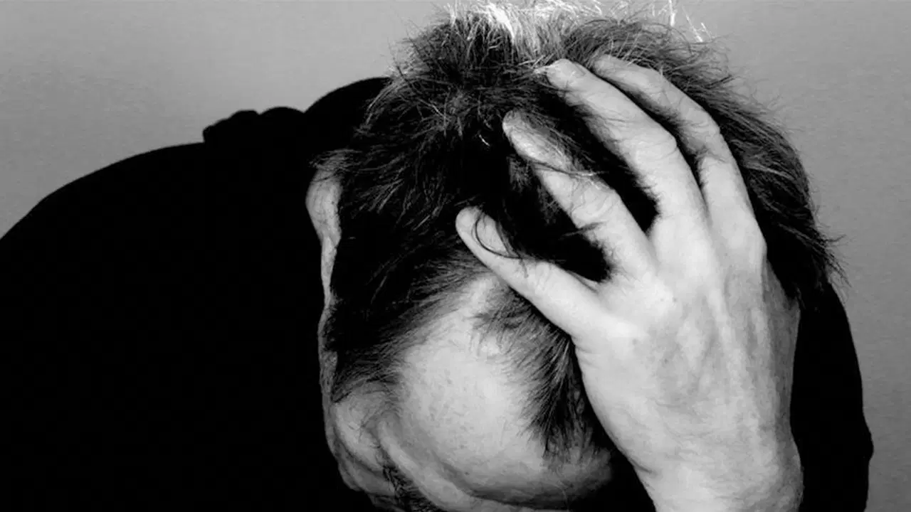 Sevdiklerini Ellerinden Kaçıran 3 Erkek Burcu: Hataları Telafi Edilemeyecek Kadar Ağır