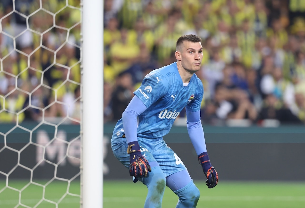 Fenerbahçe'nin yıldız kalecisi Livakovic'e sürpriz transfer talibi